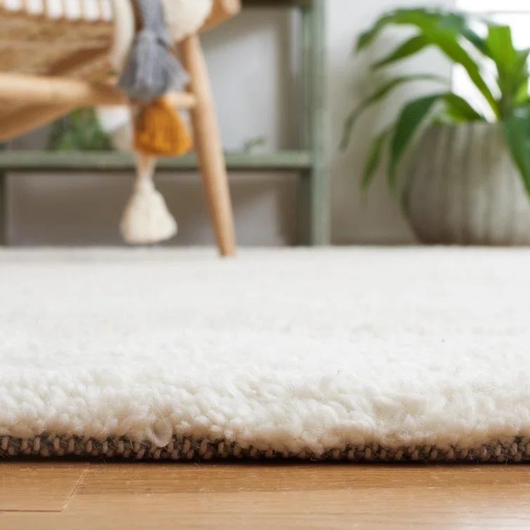 Henrie Geometric Handwoven Area Rug in Ivory/Gray