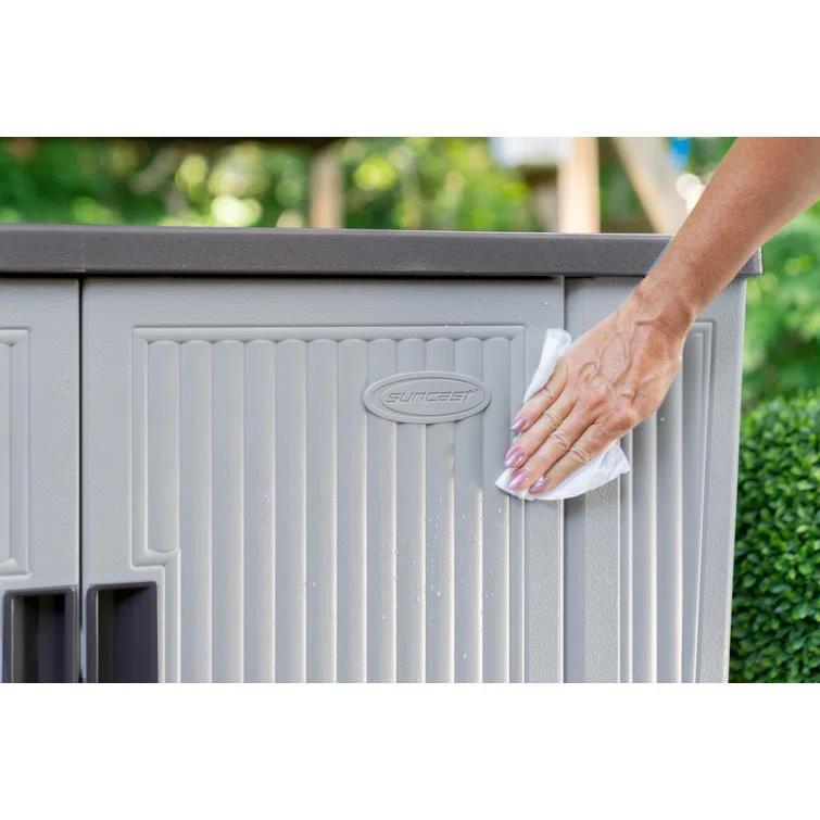 Suncast Suncast 130 Gallon Water Resistant Deck Box