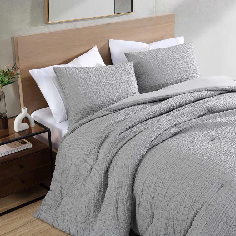 Kenneth Cole Kenneth Cole Serenity Wavy Lines Beige Comforter Set