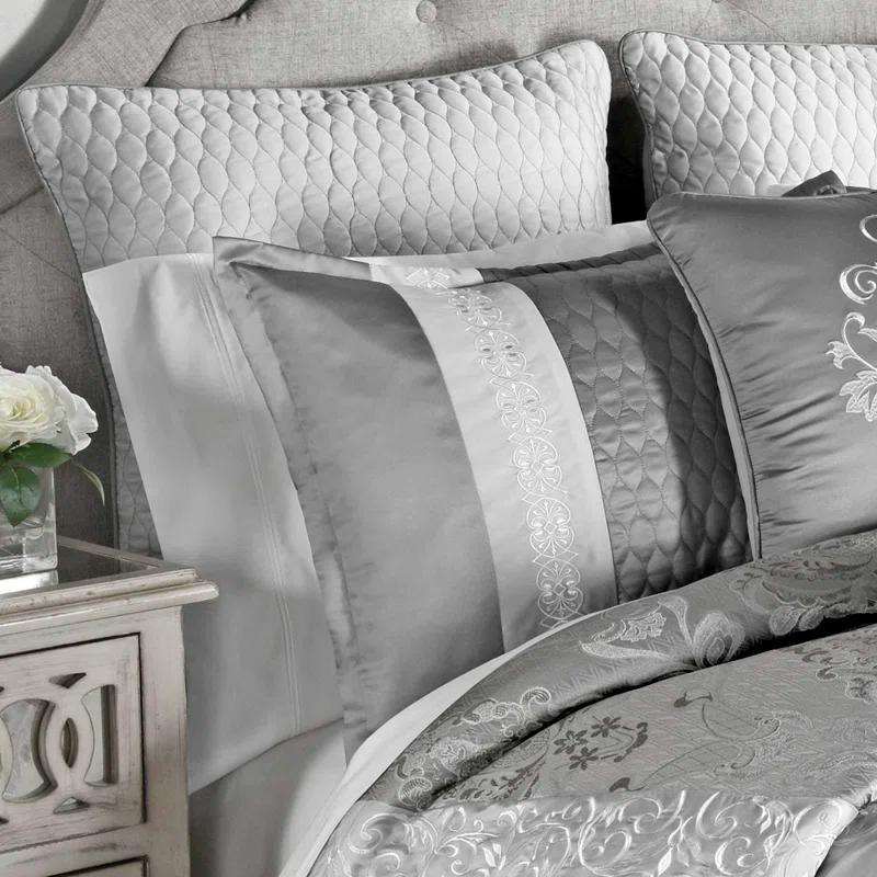 Kacee Comforter Set