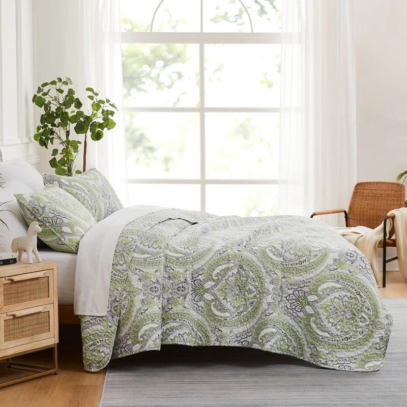 SouthShore Fine Linens Pure Melody Oversized Light-weight Paisley Quilt Set with matching shams