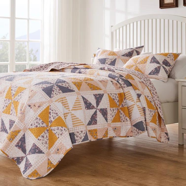Greenland Home Fashions Heirloom Posey Reversible Quilt Set