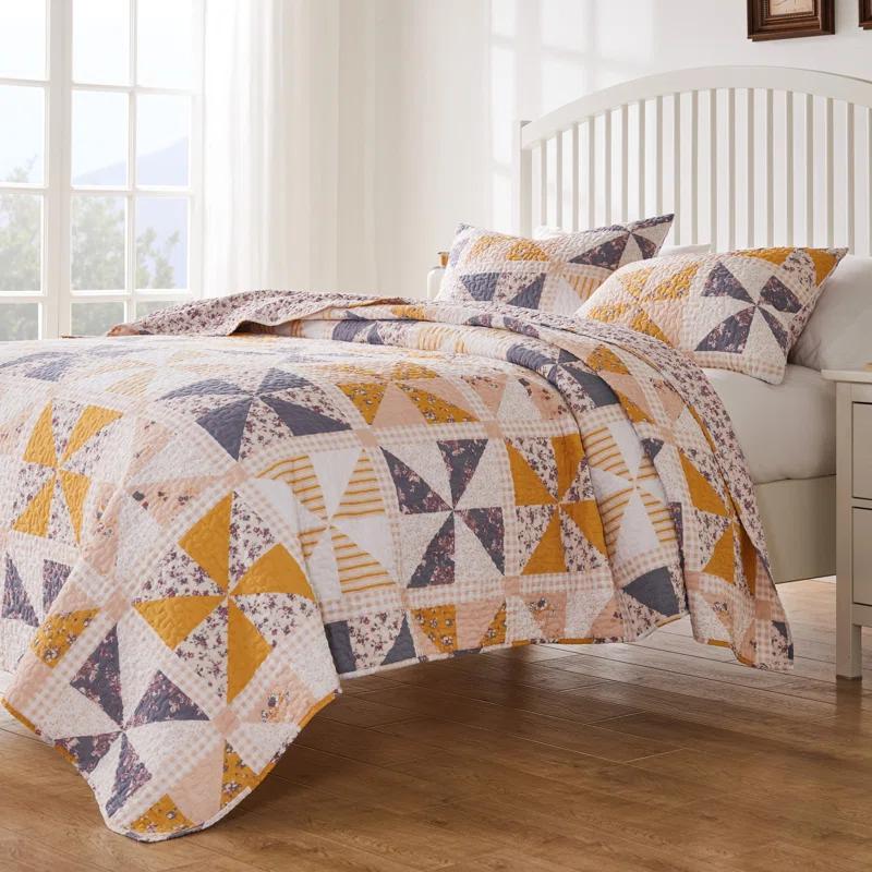Greenland Home Fashions Heirloom Posey Reversible Quilt Set