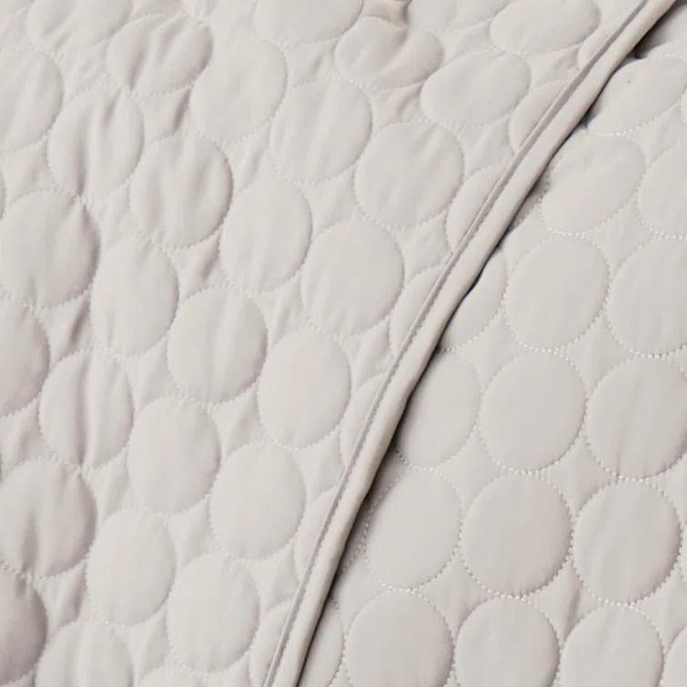 SouthShore Fine Linens Southshore Fine Linens Lightweight Oversized Reversible Quilt Set with shams