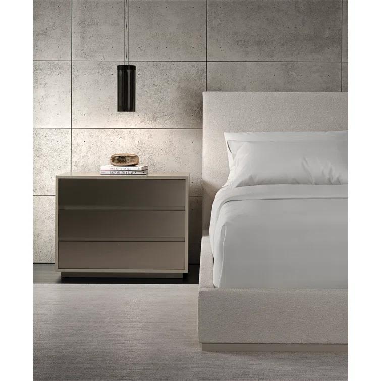 Caracole Classic Boutique Upholstered Standard Bed