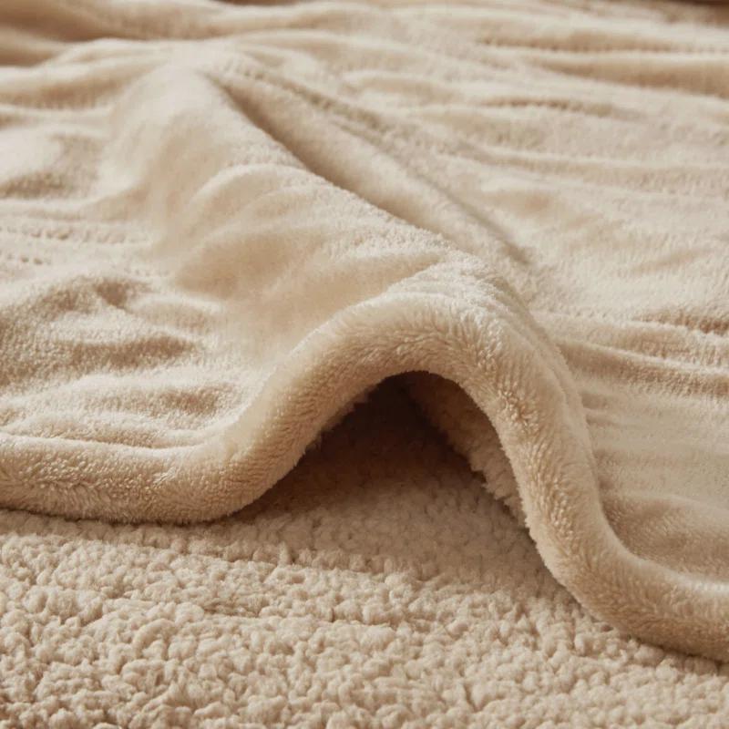 Beautyrest Beautyrest Heated Oversized Microlight to Berber Blanket