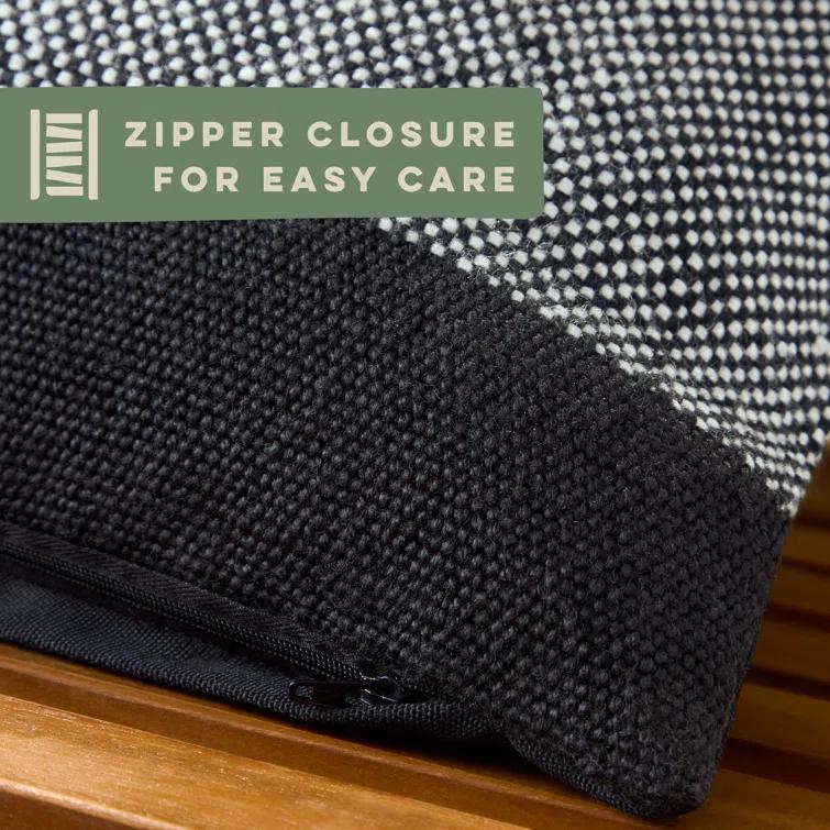 Town & Country Living TOWN & COUNTRY TERRA Alara Solid Border Indoor Outdoor Decorative Pillow