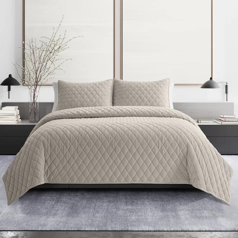 Vera Wang Vera Wang Diamond Velvet Quilt Set