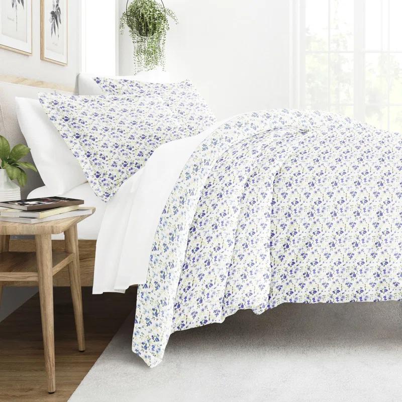 IEnjoy Home 8-Piece Reversible Bedding Bundle - Patterned Duvet Cover, Comforter Insert and Solid Sheet Set
