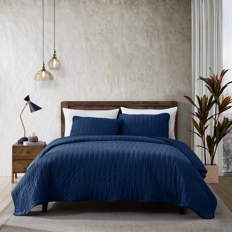 Brielle Premium Modern & Contemporary Velvet Quilt Set