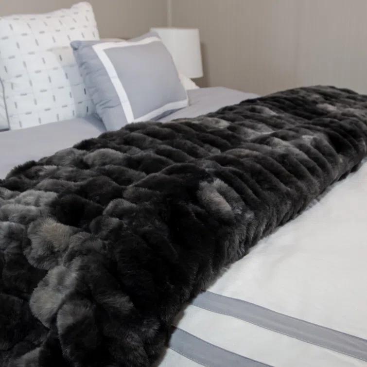 Lavish Home Lavish Home Oversized Ruched Faux Fur Blanket - 60x80-Inch Jacquard Faux Fur Queen-Size Throw for Sofas and Beds - Luxurious Bedding