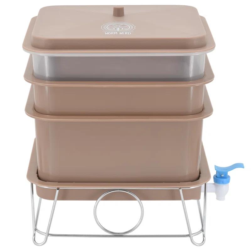 4 Gallons Plastic Worm Bin with Latching Lid
