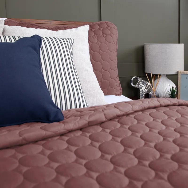 SouthShore Fine Linens Southshore Fine Linens Lightweight Oversized Reversible Quilt Set with shams
