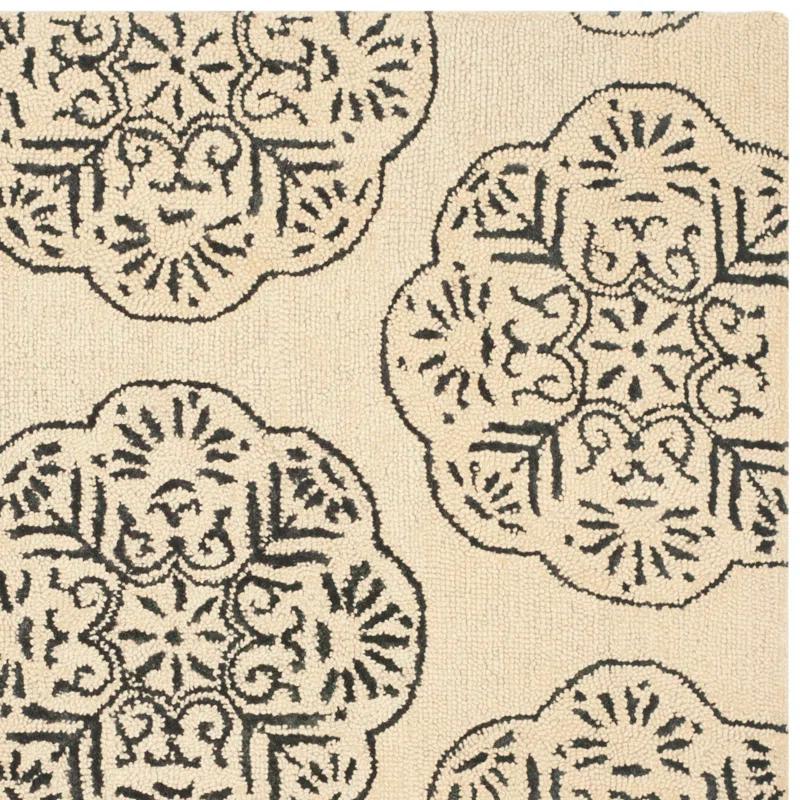 Safavieh Bella Hand Tufted Wool Damask Rug