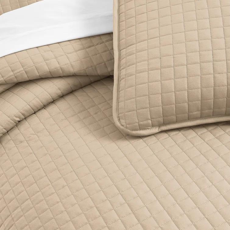 SouthShore Fine Linens Vilano Springs ® Oversized, light-weight Hotel Quality Quilt Set with matching shams