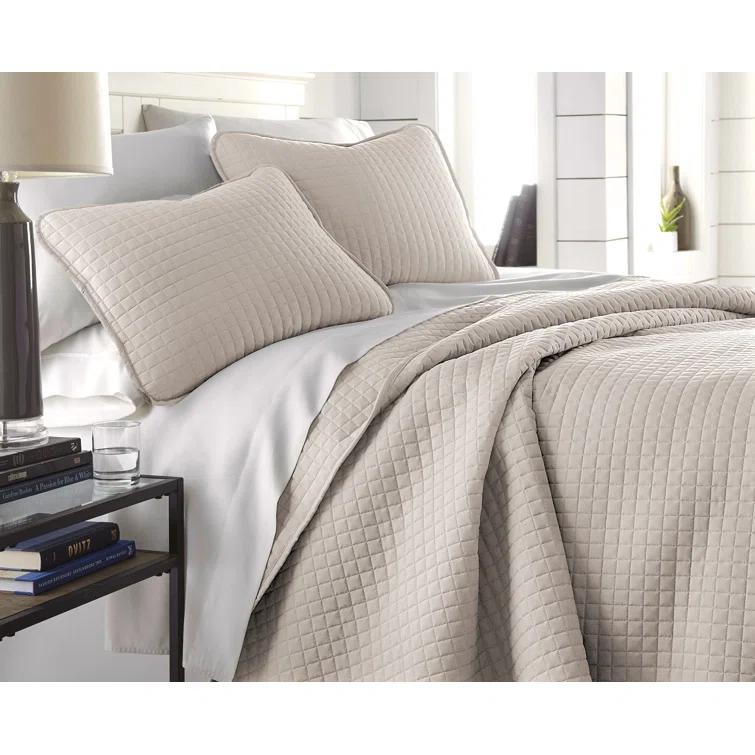 SouthShore Fine Linens Vilano Springs ® Oversized, light-weight Hotel Quality Quilt Set with matching shams