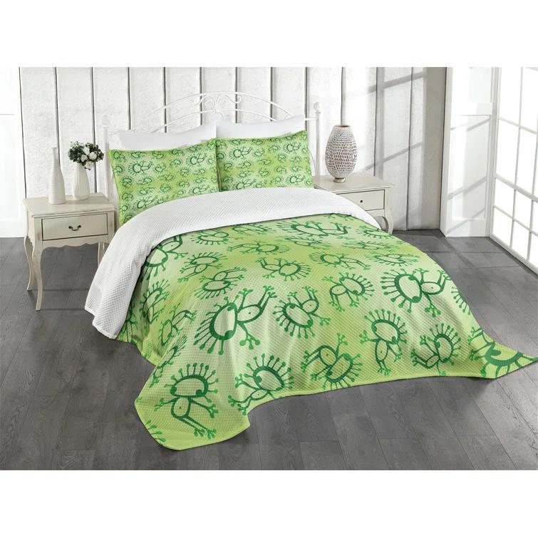 Ambesonne Ambesonne Green Bedspread Set Doodle Style Alien Frogs Green
