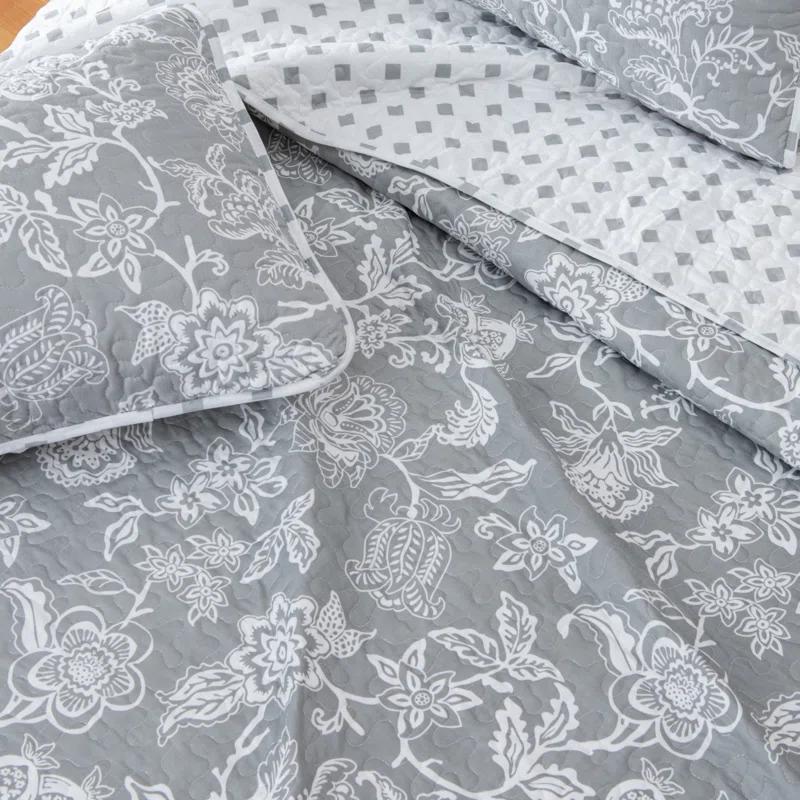Dainty Floral Reversible Quilt Set with Shams