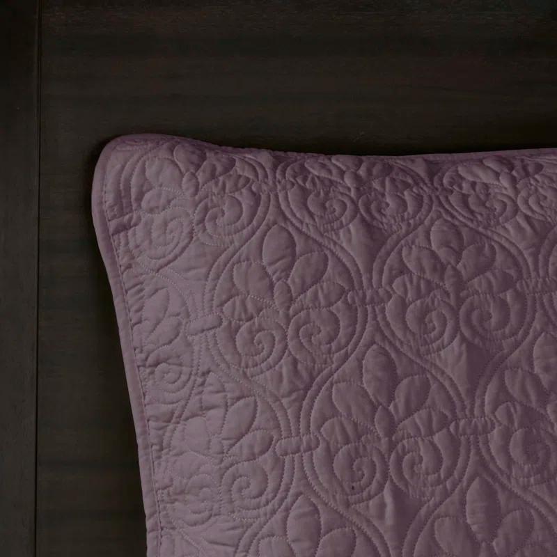 Quebec Reversible Quilt Set
