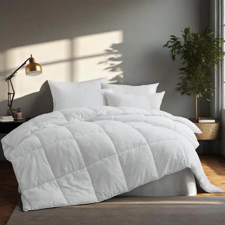Wayfair Sleep Lightweight Down Alternative Comforter