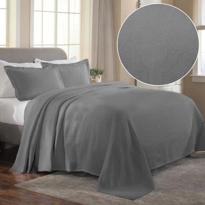 Superior Superior Florin Matelasse Jacquard Scrolling Medallion Cotton Bedspread Set With Pillow Shams