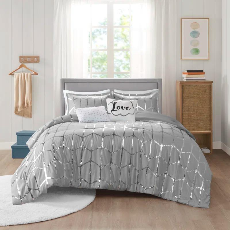 Intelligent Design Raina Metallic Printed Comforter Set