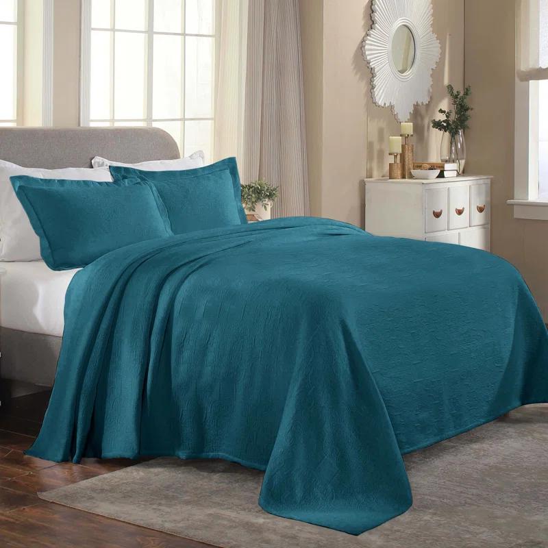 Superior Superior Florin Matelasse Jacquard Scrolling Medallion Cotton Bedspread Set With Pillow Shams