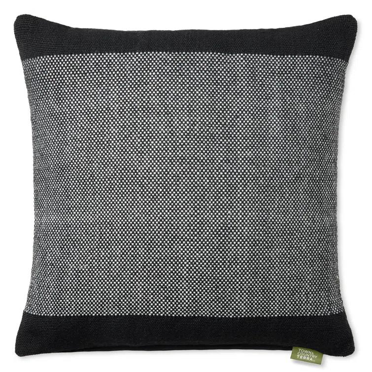 Town & Country Living TOWN & COUNTRY TERRA Alara Solid Border Indoor Outdoor Decorative Pillow