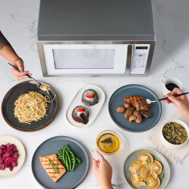 Farberware Farberware Classic Countertop Microwave Oven, 1.1 Cubic Feet cu. ft., 1000 watts, with Child Lock
