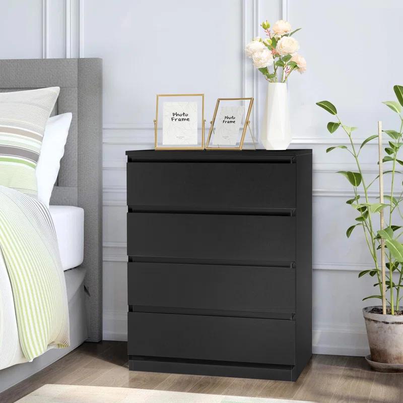 Braegan 4 - Drawer Dresser