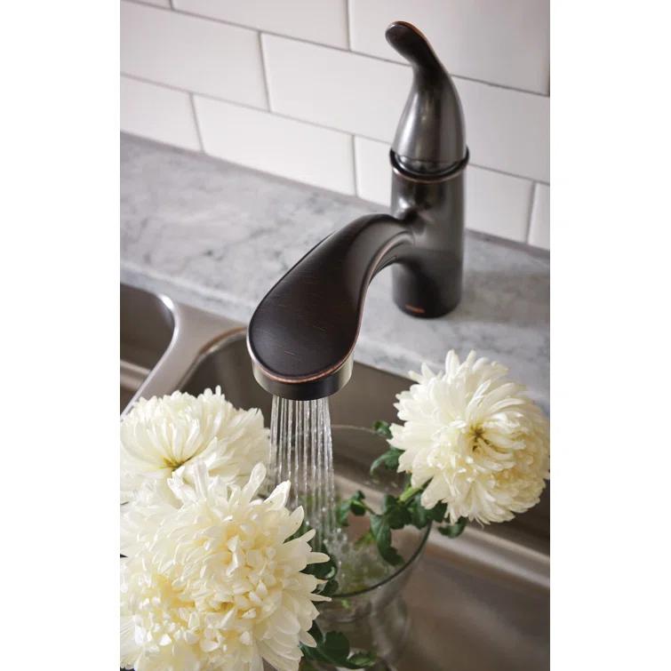 Moen Moen Brecklyn Single-Handle Pull-Out Sprayer Kitchen Faucet with Power Clean Technology 87557BRB