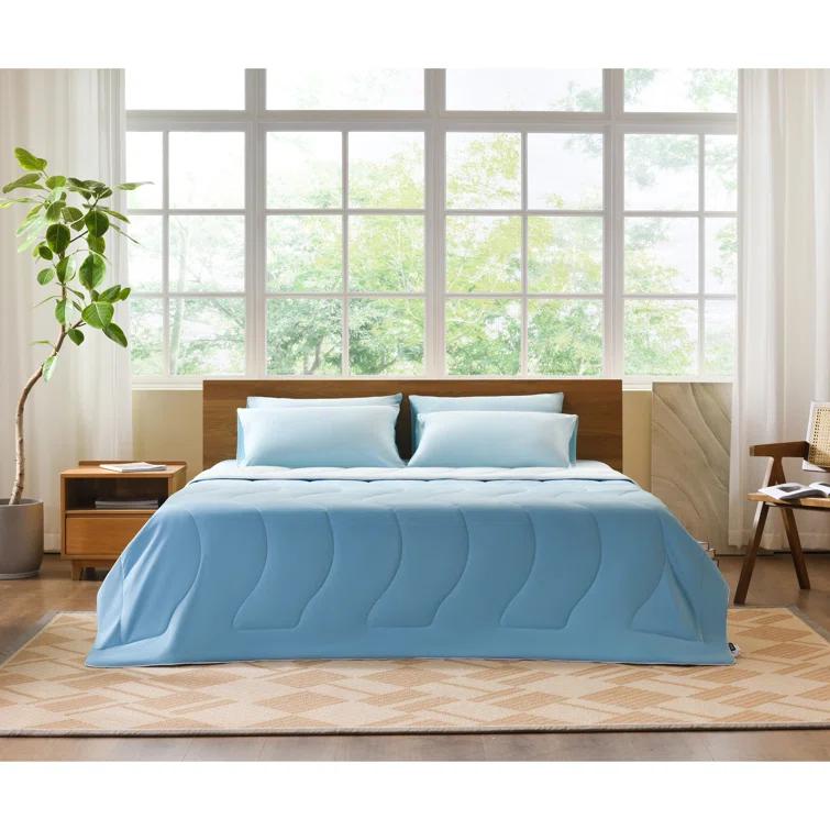 REST REST Evercool Award-Winning Cooling Comforter – Ultra Soft, Breathable, Lightweight, Hypoallergenic, All-Season Comforter for Hot Sleepers, Machine Washable