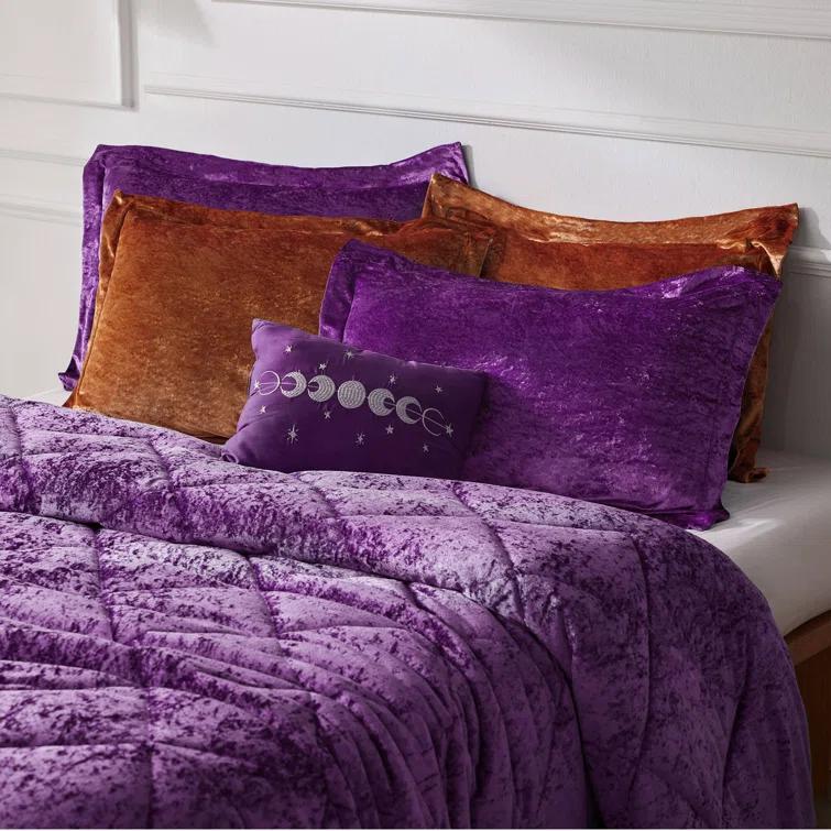 Intelligent Design Felicia Crushed Velvet Comforter Set with Throw Pillow
