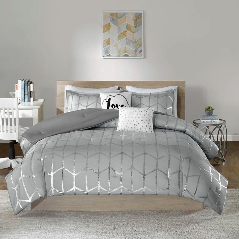 Intelligent Design Raina Metallic Printed Comforter Set