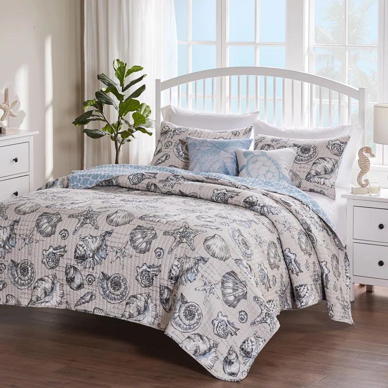 Greenland Home Fashions Cruz Reversible Seashell and Starfish Quilt Set