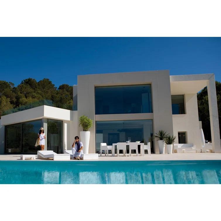 Jut Plastic/Resin Dining Table