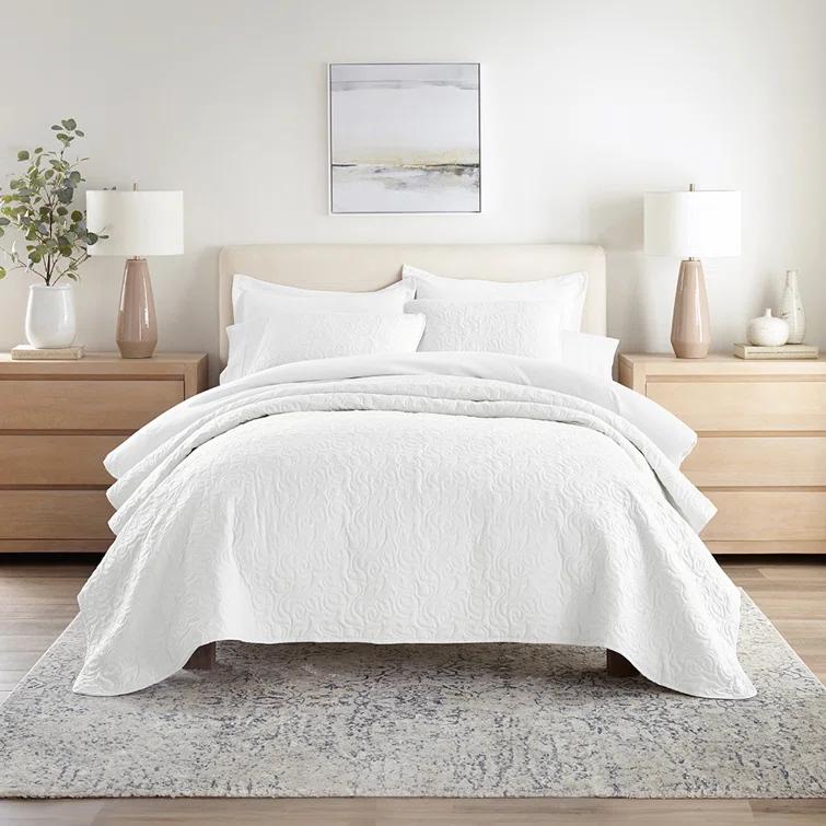 Becky Cameron Becky Cameron Elegant Floral Stitching Quilt Set