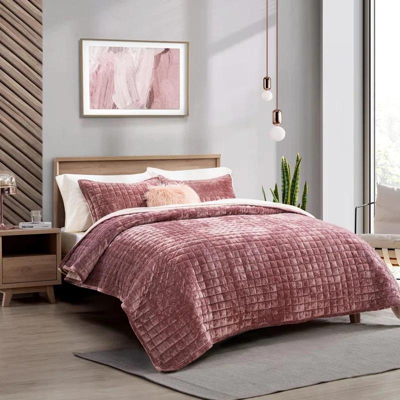 Everly Quinn Deluxe Velvet Comforter King Size, Super Soft Bedding Set, Lightweight Quilted Comforter Set, Slotted Oversized Sheets, 2 Pillowcases, Comforter, Blanket, Duvet Cover