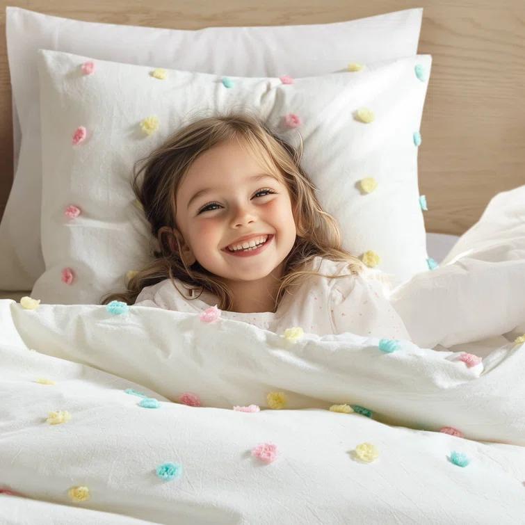 Intelligent Design Kids Callie Pom Pom Cotton Jacquard Quilt Set with Throw Pillows