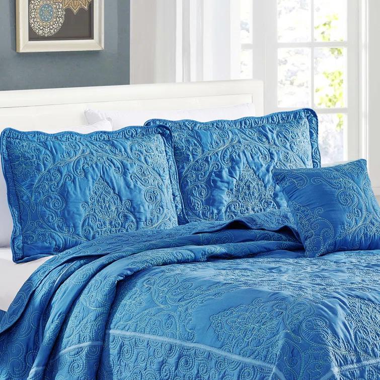 Home Soft Things Damask Embroidery Oversized 4 Piece Quilt Set