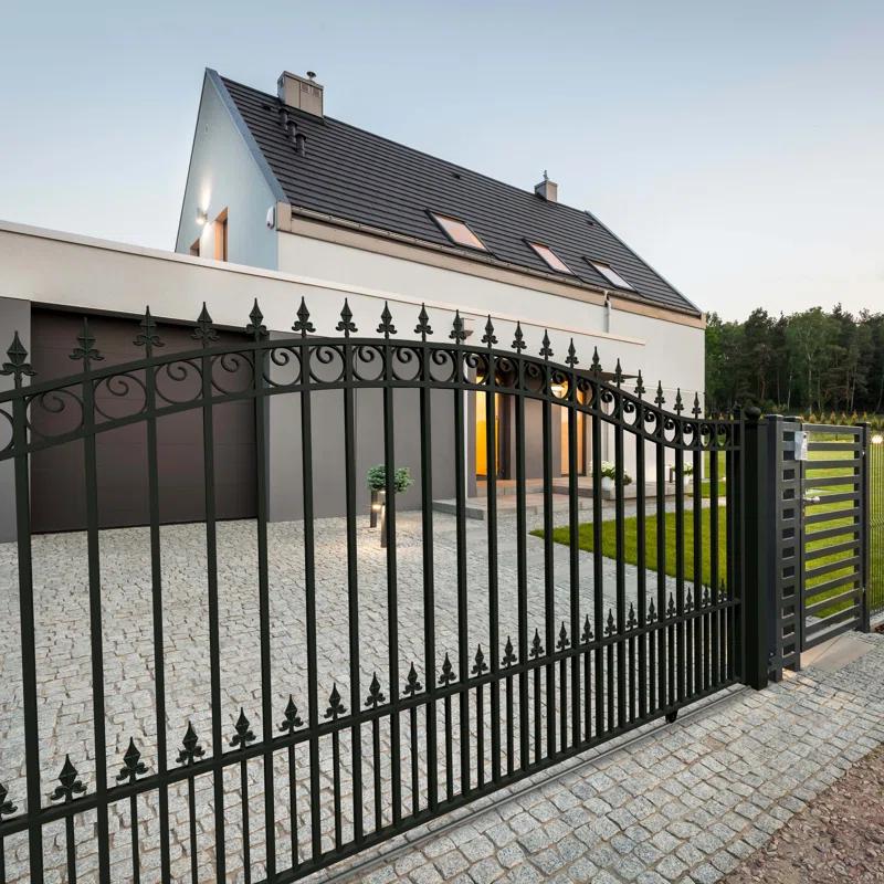 ALEKO Prague Black Metal Gate