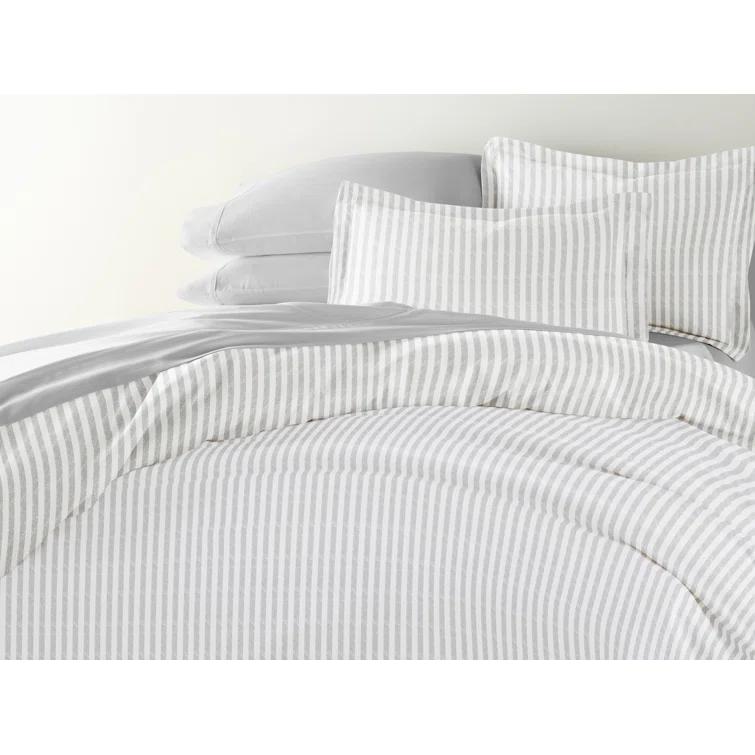 IEnjoy Home 8-Piece Reversible Bedding Bundle - Patterned Duvet Cover, Comforter Insert and Solid Sheet Set