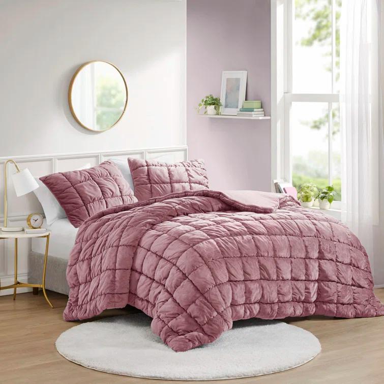 Intelligent Design Velvet Dream Puff Velvet Comforter Set