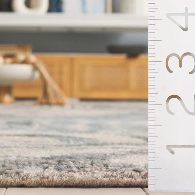 Safavieh Southwestern Hand Knotted Wool/Cotton Southwestern Rug in Gray
