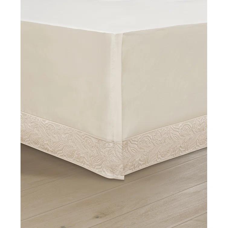 J. Queen New York Villanova Comforter Set Queen