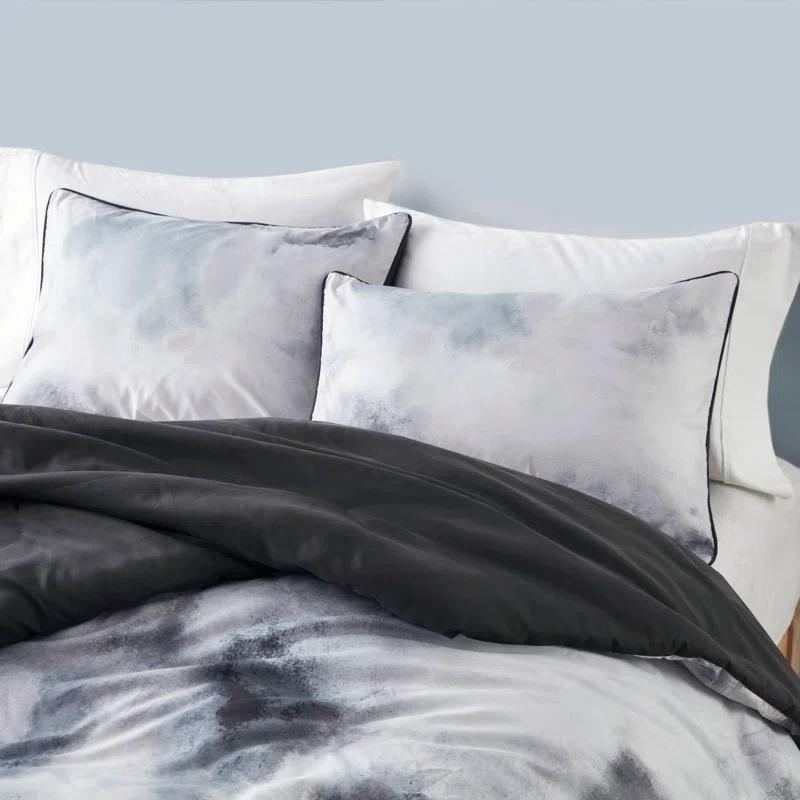 Intelligent Design Cassiopeia Watercolor Tie Dye Printed Duvet Cover Set with Throw Pillow