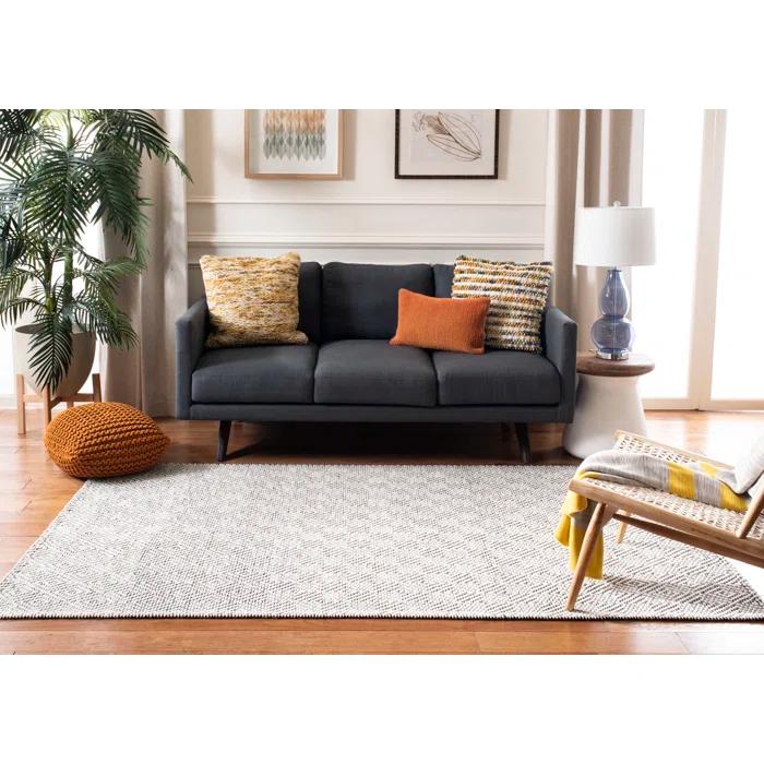 Gracie Oaks Matchett Hand Woven Wool Geometric Rug