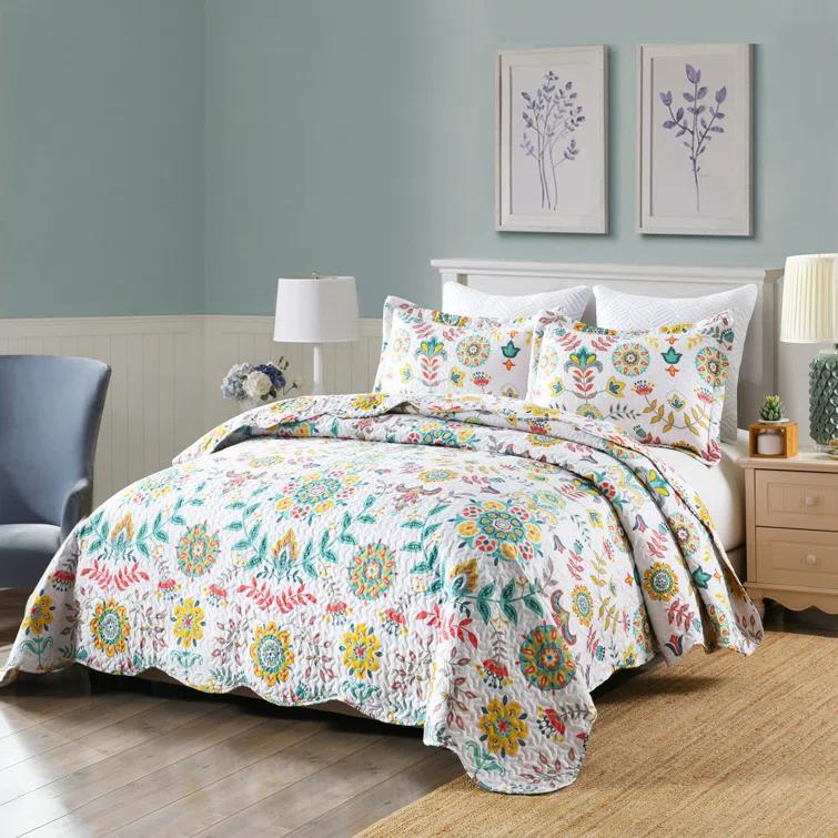 MarCielo Bohemian Floral Quilt Set