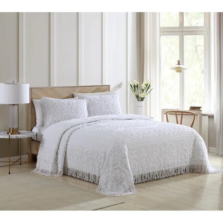 Beatrice Home Fashions Medallion Cotton Farmhouse / Country Quilt