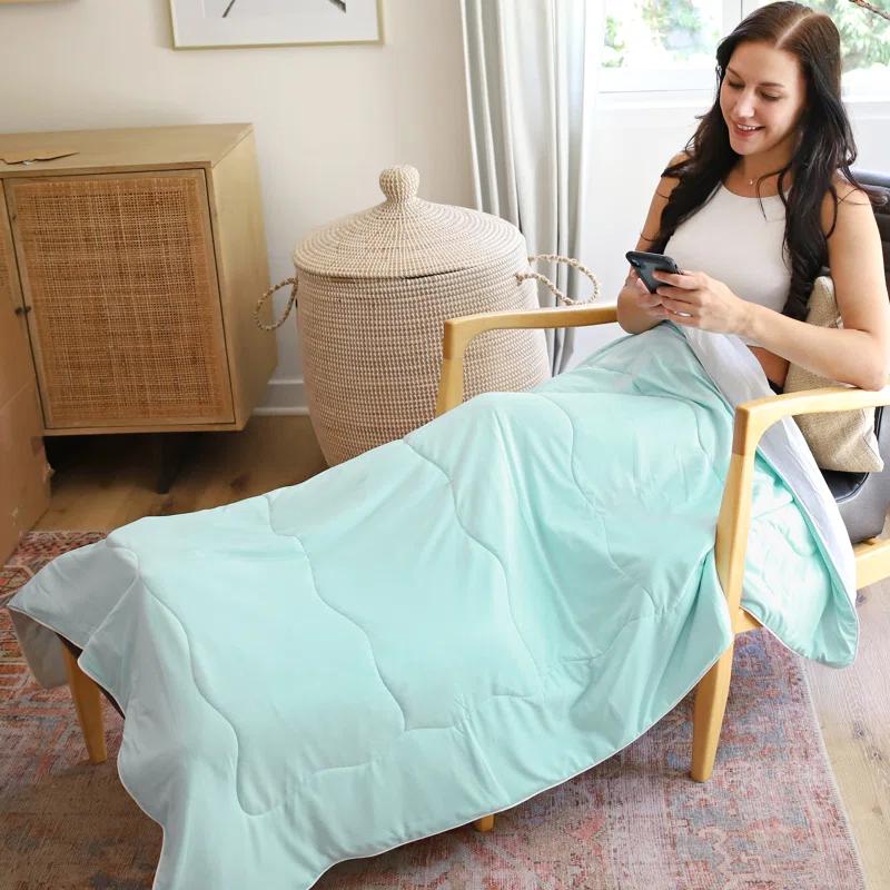 Catalonia Reversible Cooling Blanket, Lightweight Summer Comforter for Hot Sleepers, Silky Soft Summer Duvet Throw Size, 50 x 60 inches, Soft Breathable